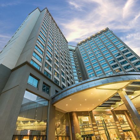 Eastin Hotel Kuala Lumpur Petaling Jaya Exterior foto The hotel's main entrance