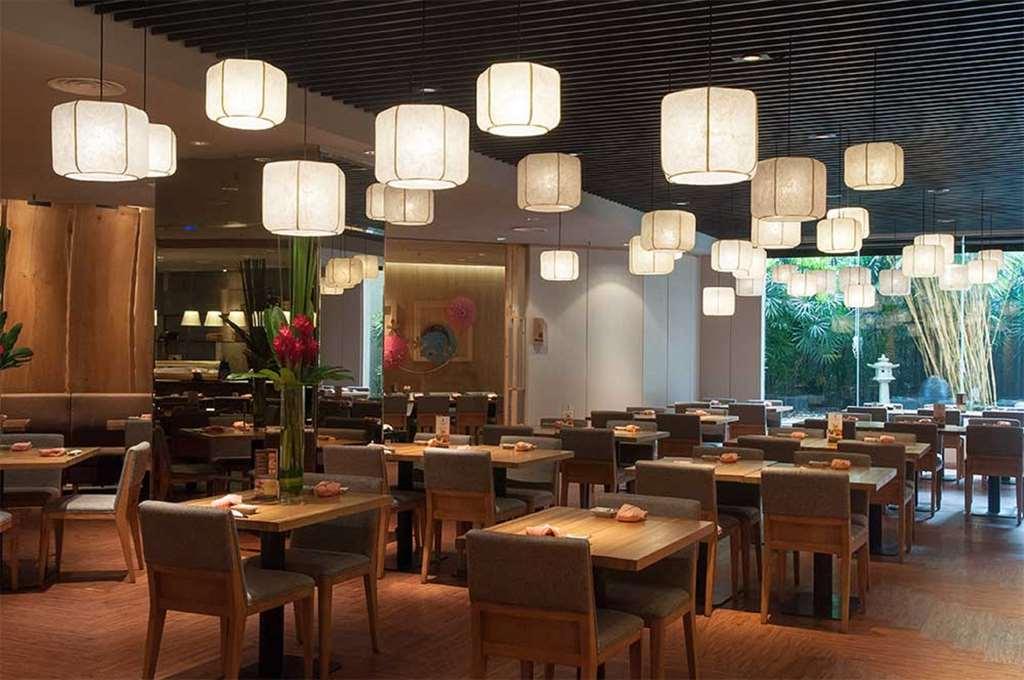 Eastin Hotel Kuala Lumpur Petaling Jaya Restaurante foto Interior of a restaurant