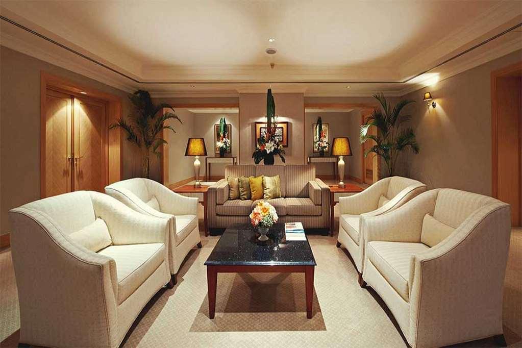 Eastin Hotel Kuala Lumpur Petaling Jaya Habitación foto The interior of the lounge