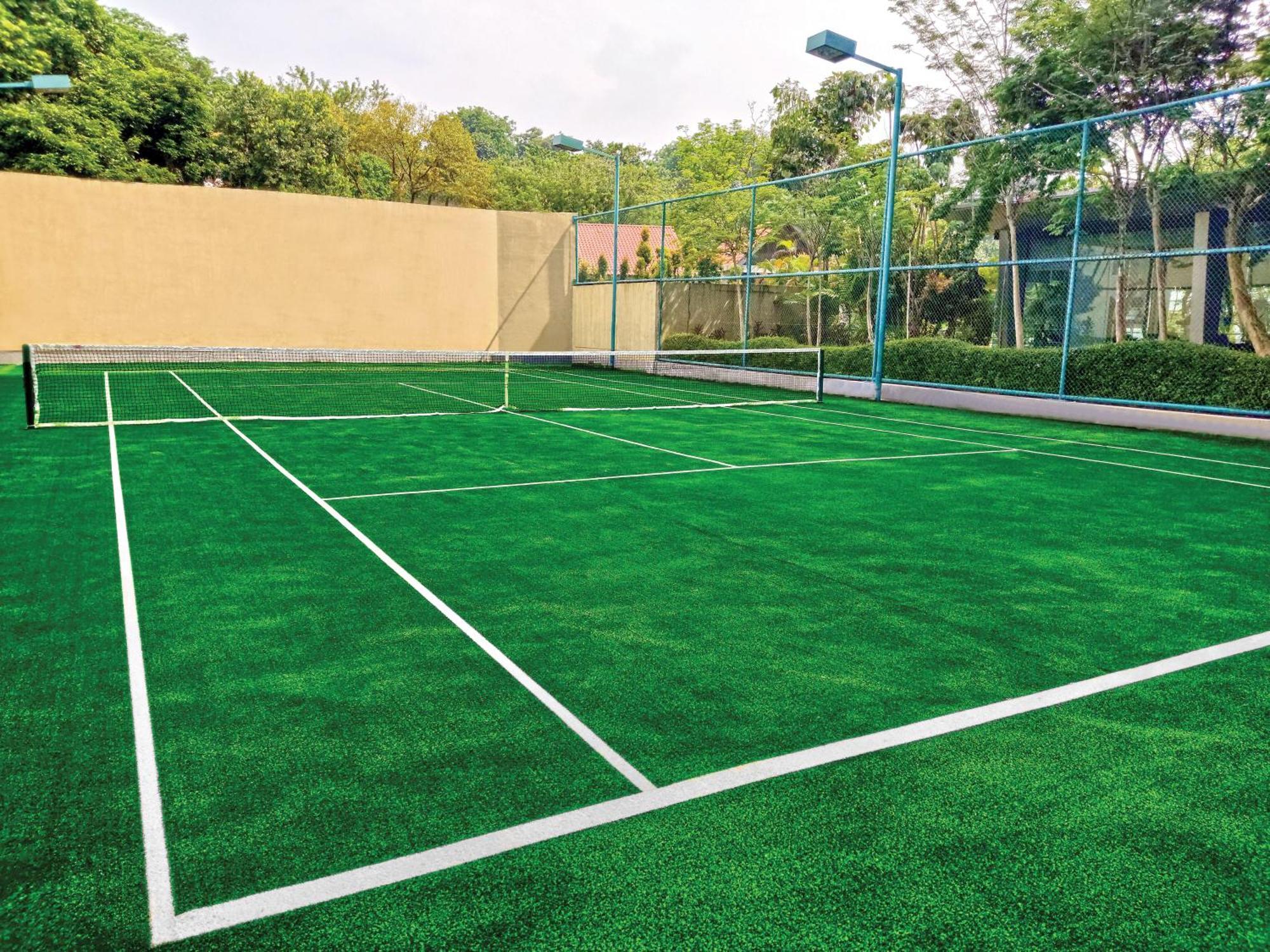 Eastin Hotel Kuala Lumpur Petaling Jaya Exterior foto Tennis court